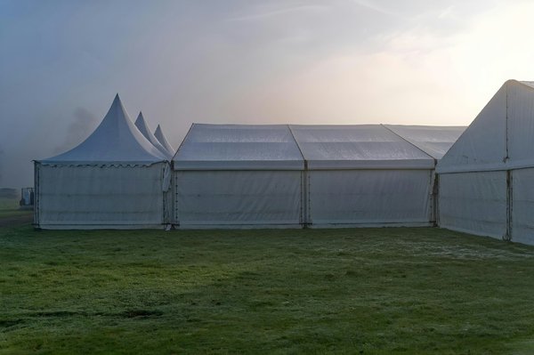 Location de barnum : économisez votre budget pendant un événement