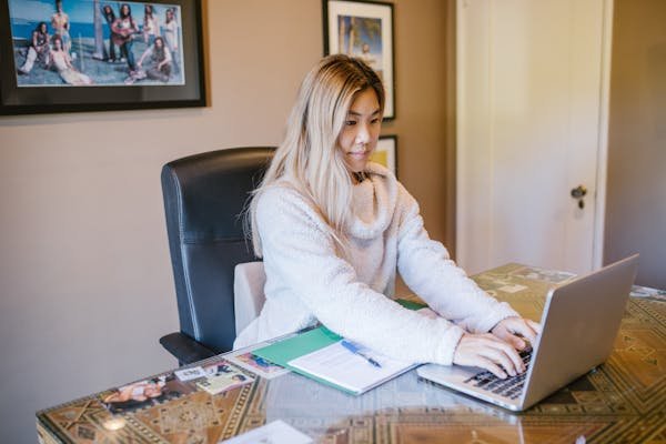 Avis livementor : le guide pour réussir votre formation en ligne